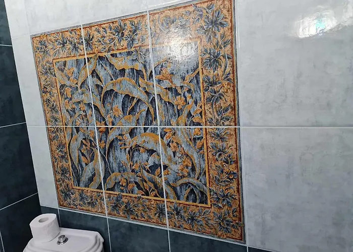 Central Gem, Free Parking *