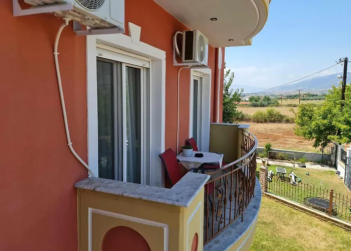 Central Gem, Free Parking