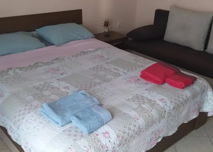 Central Gem, Free Parking Drama